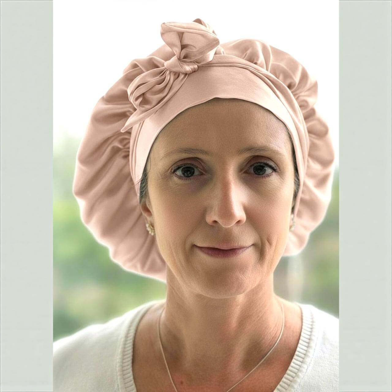 Touca de Seda Premium AyurBrasil – Ritual Noturno para Cabelos Saudáveis